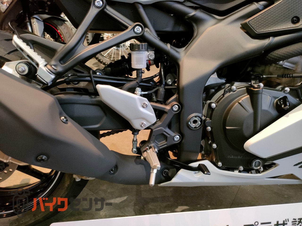 カワサキ Ninja ZX-4R SE 2025年モデル 認定中古車 フェンダーレス USB