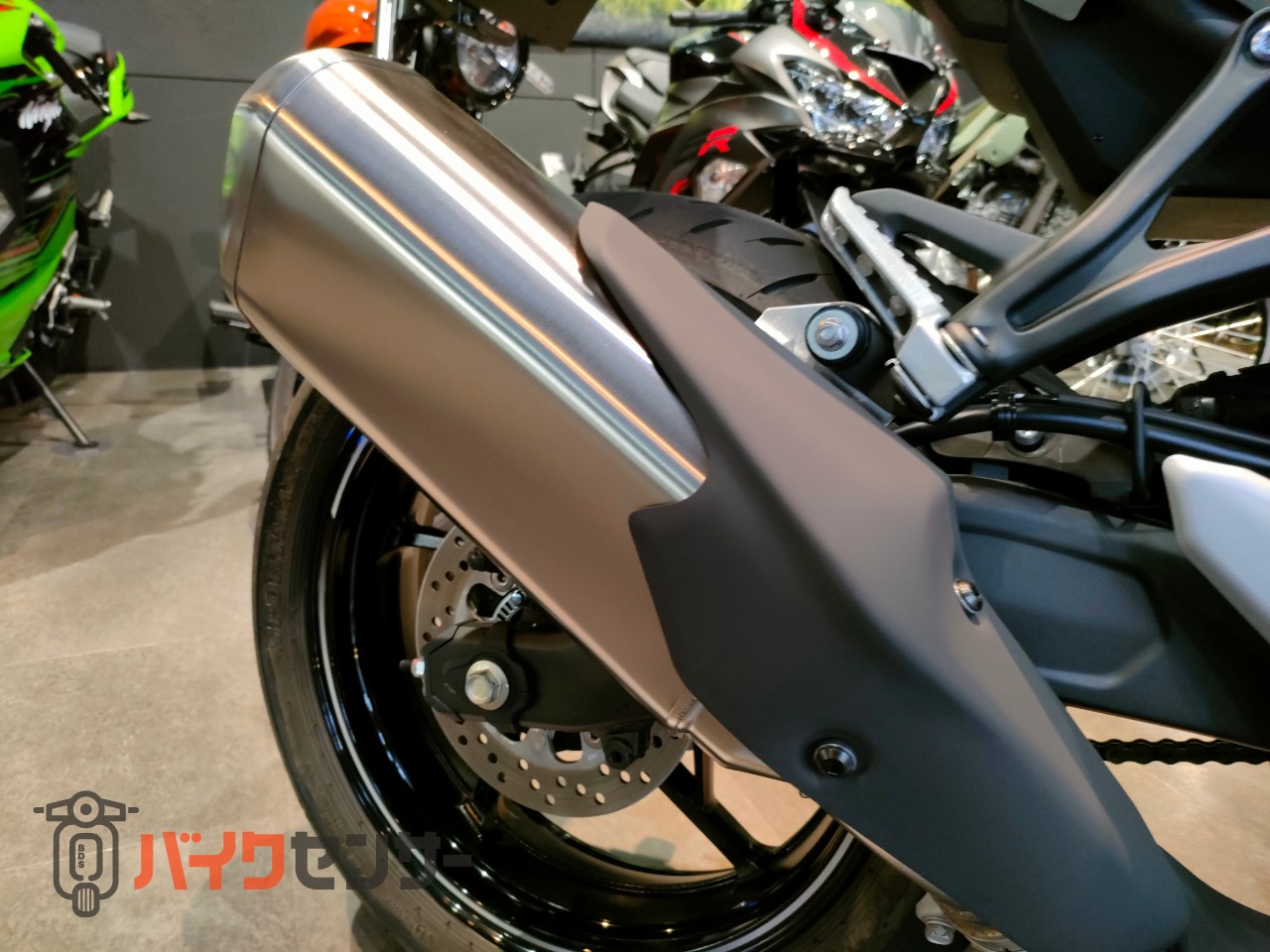 カワサキ Ninja ZX-4R SE 2025年モデル 認定中古車 フェンダーレス USB
