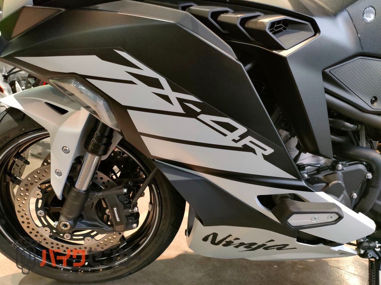 カワサキ Ninja ZX-4R SE 2025年モデル 認定中古車 フェンダーレス USB