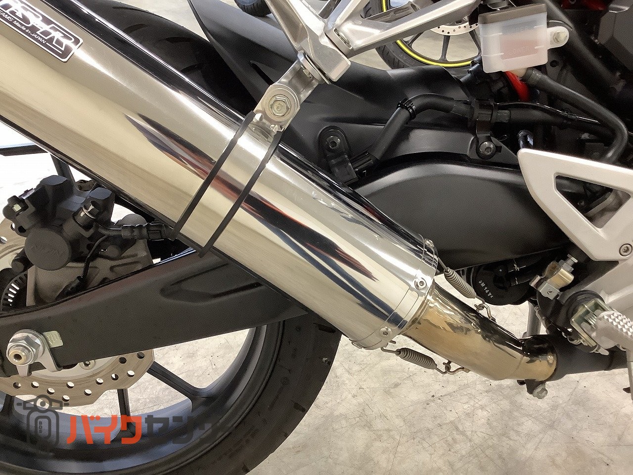 ホンダ CB250R 2019年モデル ビームスマフラー ポジション