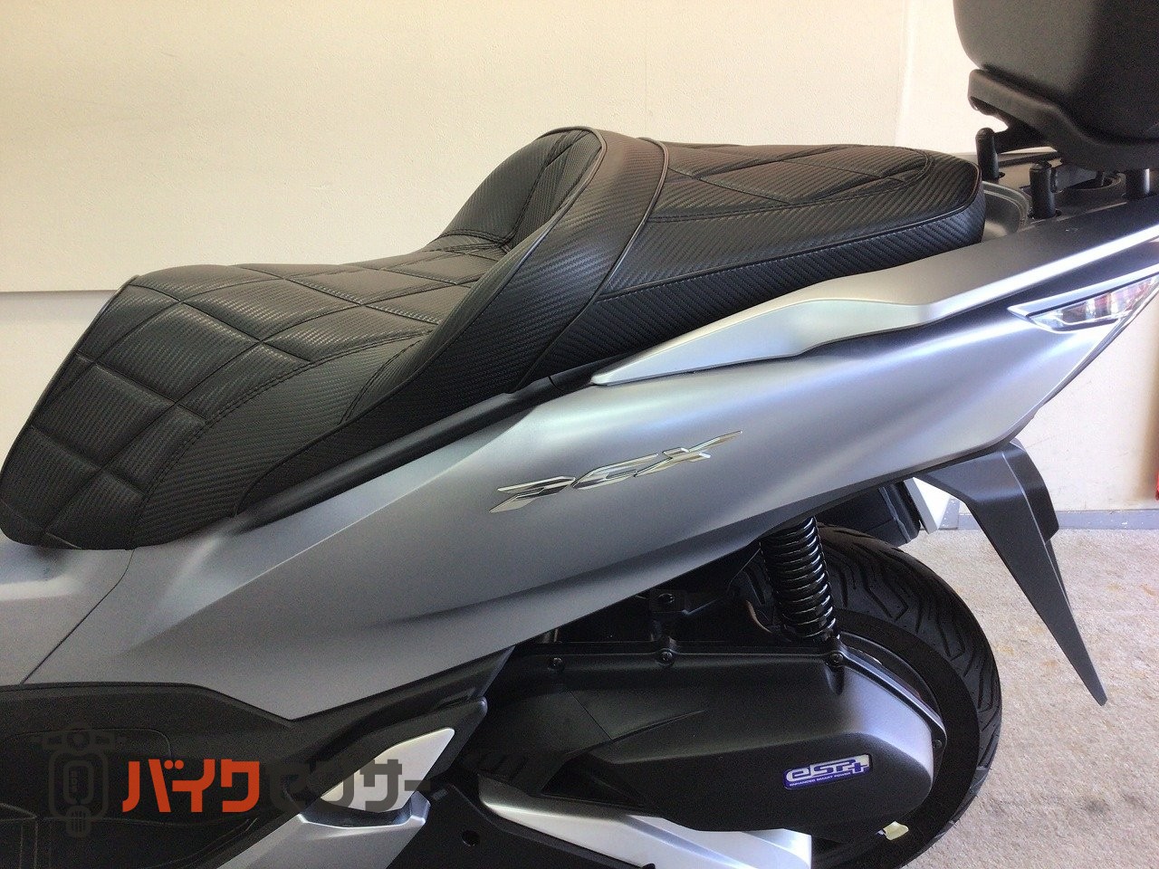 ホンダ PCX 2021年モデル！/ロングスクリーン装備！/GIVIトップケース
