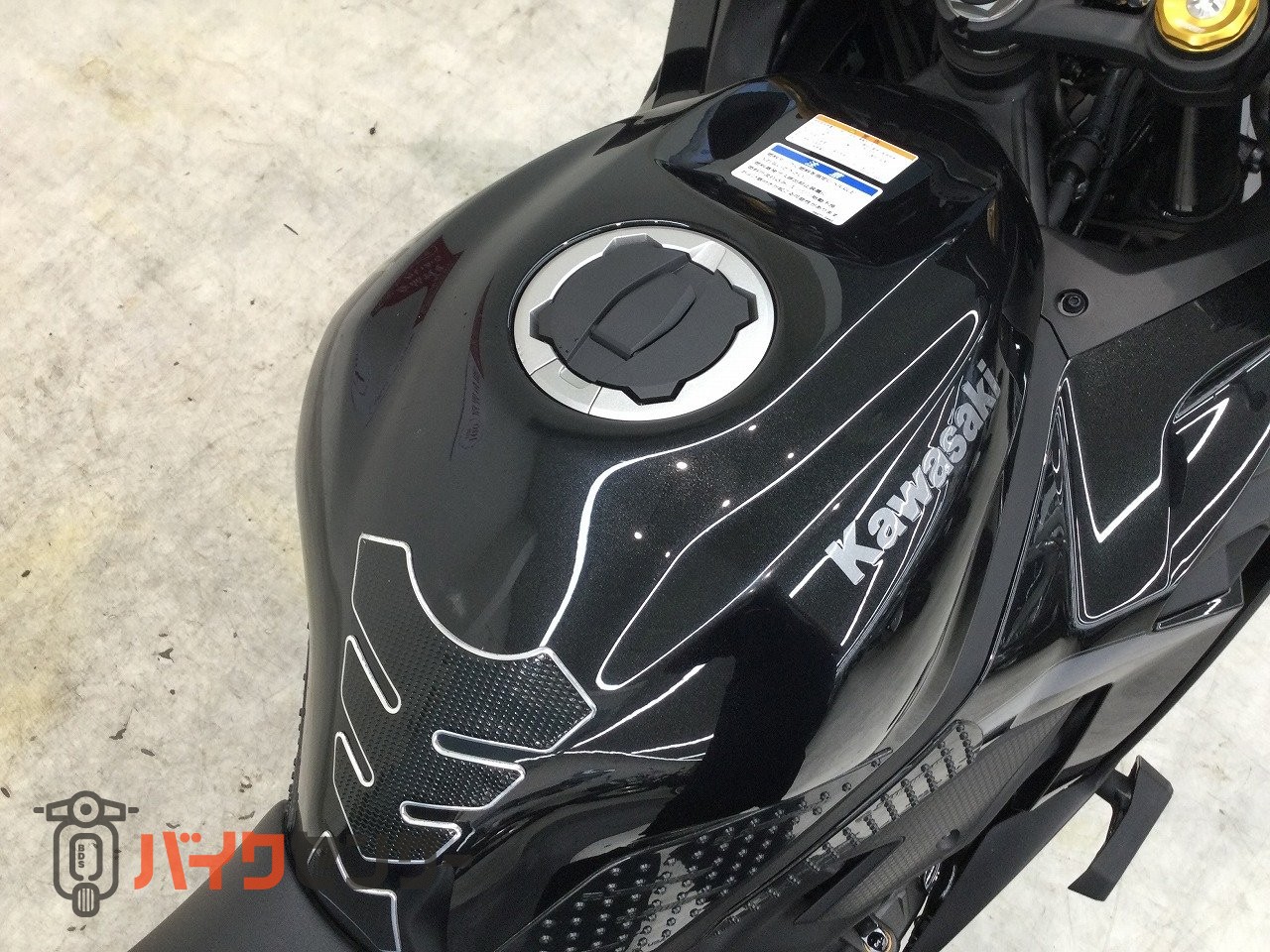 く　スキル・サクセサー　スーパー　整理番号、1735-B-4 カワサキ Ninja ZX-4R SE／2026年モデル/ワンオーナー／USBポート装備