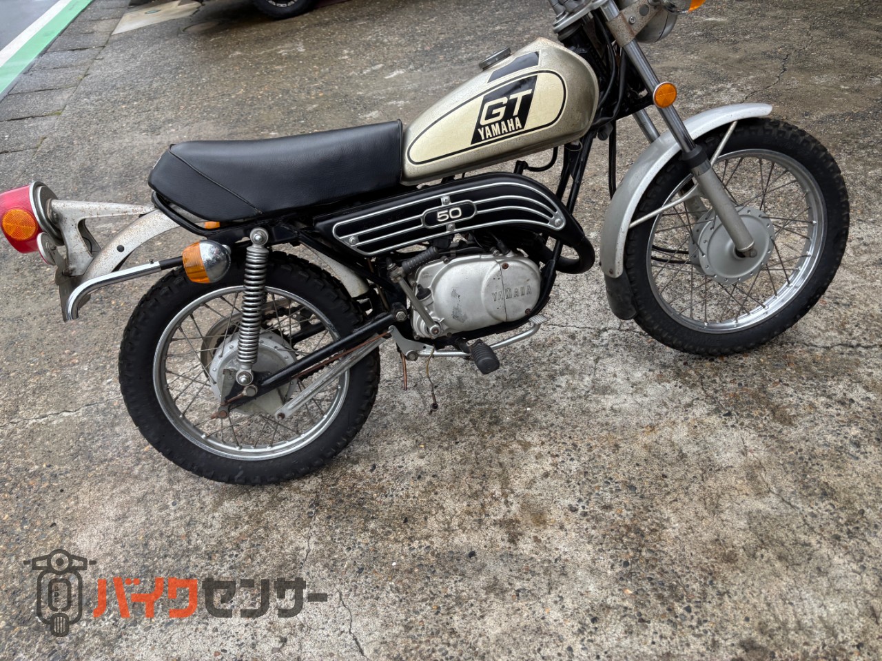 YAMAHA純正バイクタンク 「GT50 ミニトレ」1970年代　凹み有 ヤマハ GT50 1970年代のミニトレです。 B707326| BDSバイクセンサー