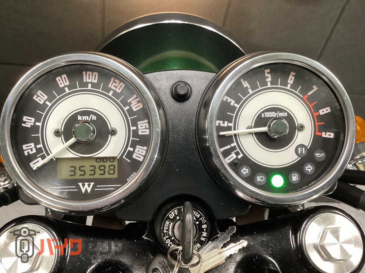 カワサキ W800 乗出し整備済・車検残(R10年9月迄)・EJ800A・FI車