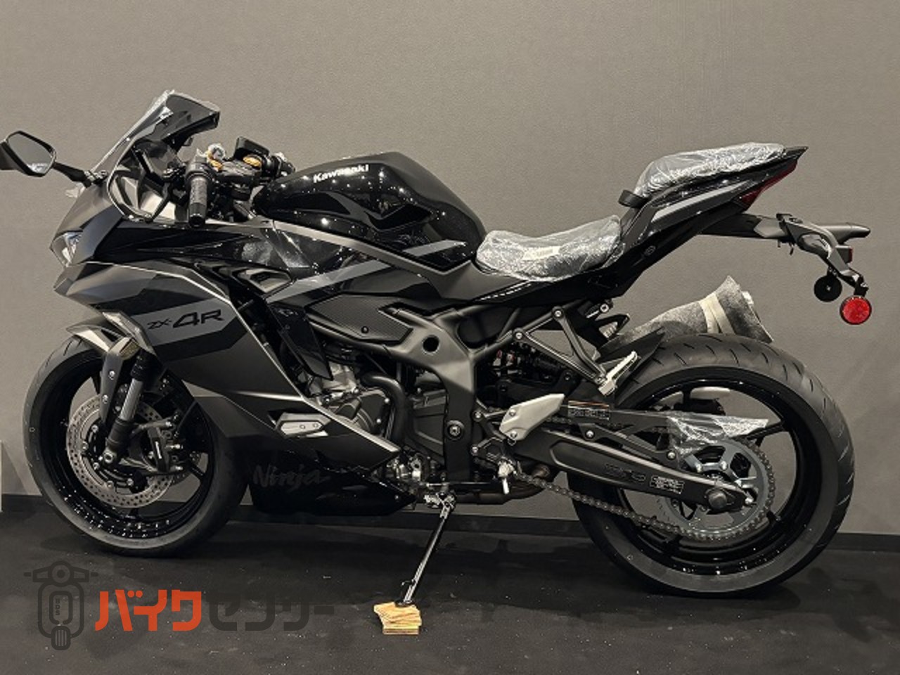 カワサキ Ninja ZX-4R SE 2027年モデル メタリックマット