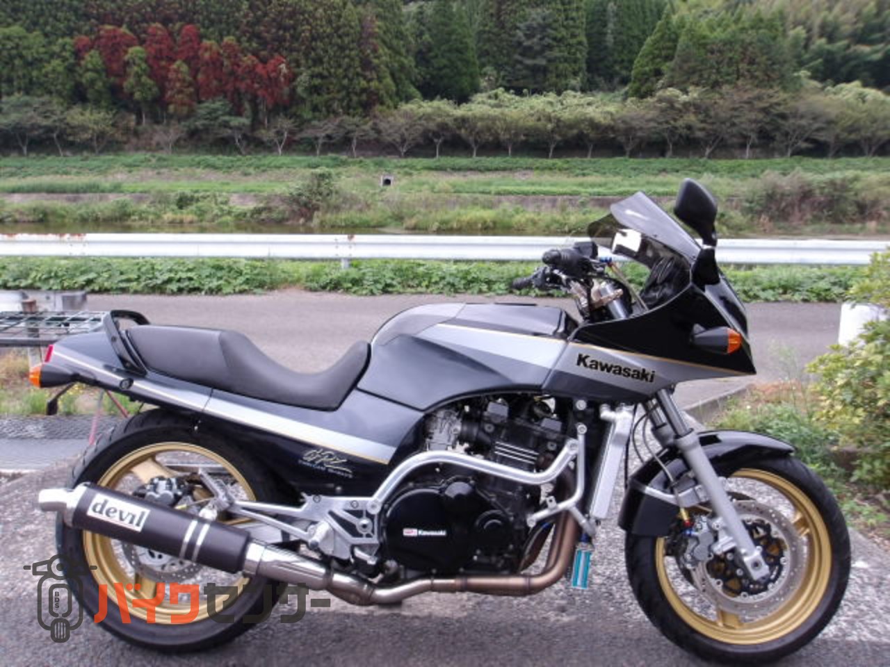 カワサキ GPZ900R 1993モデル A10 マフラー ラジエター ステップ