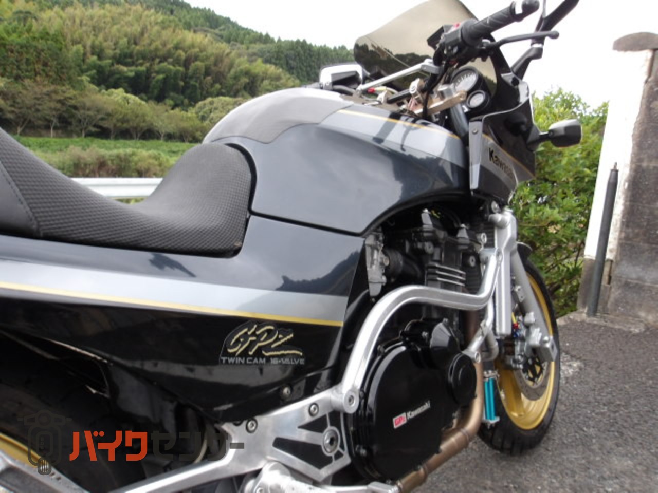 カワサキ GPZ900R 1993モデル A10 マフラー ラジエター ステップ