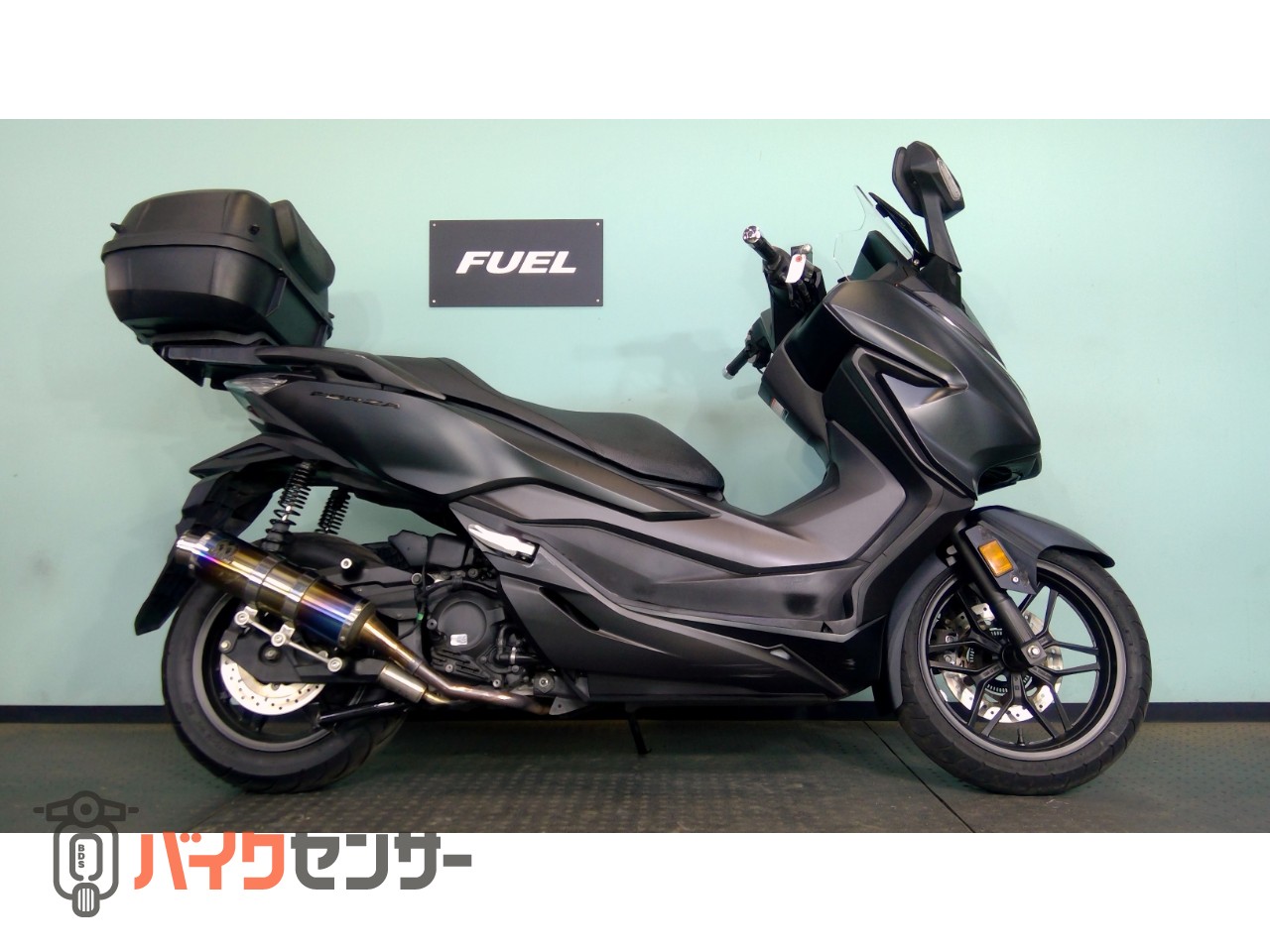 ホンダ フォルツァ MF13 ABS 社外マフラー リアボックス グリップ