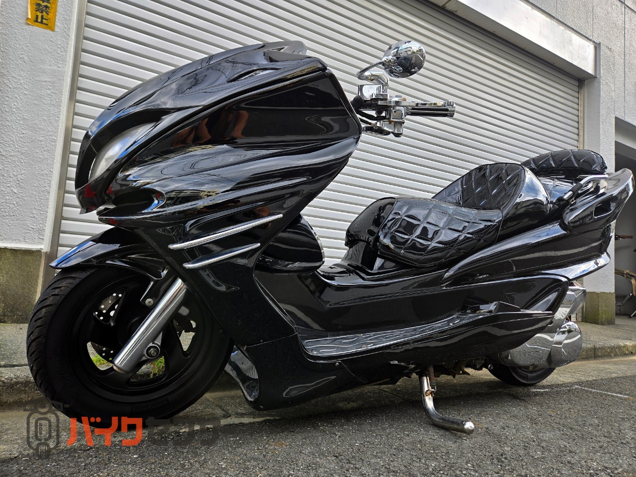 ヤマハ マジェスティ250C 自由自在にLEDの光らせ方・色を変更できます