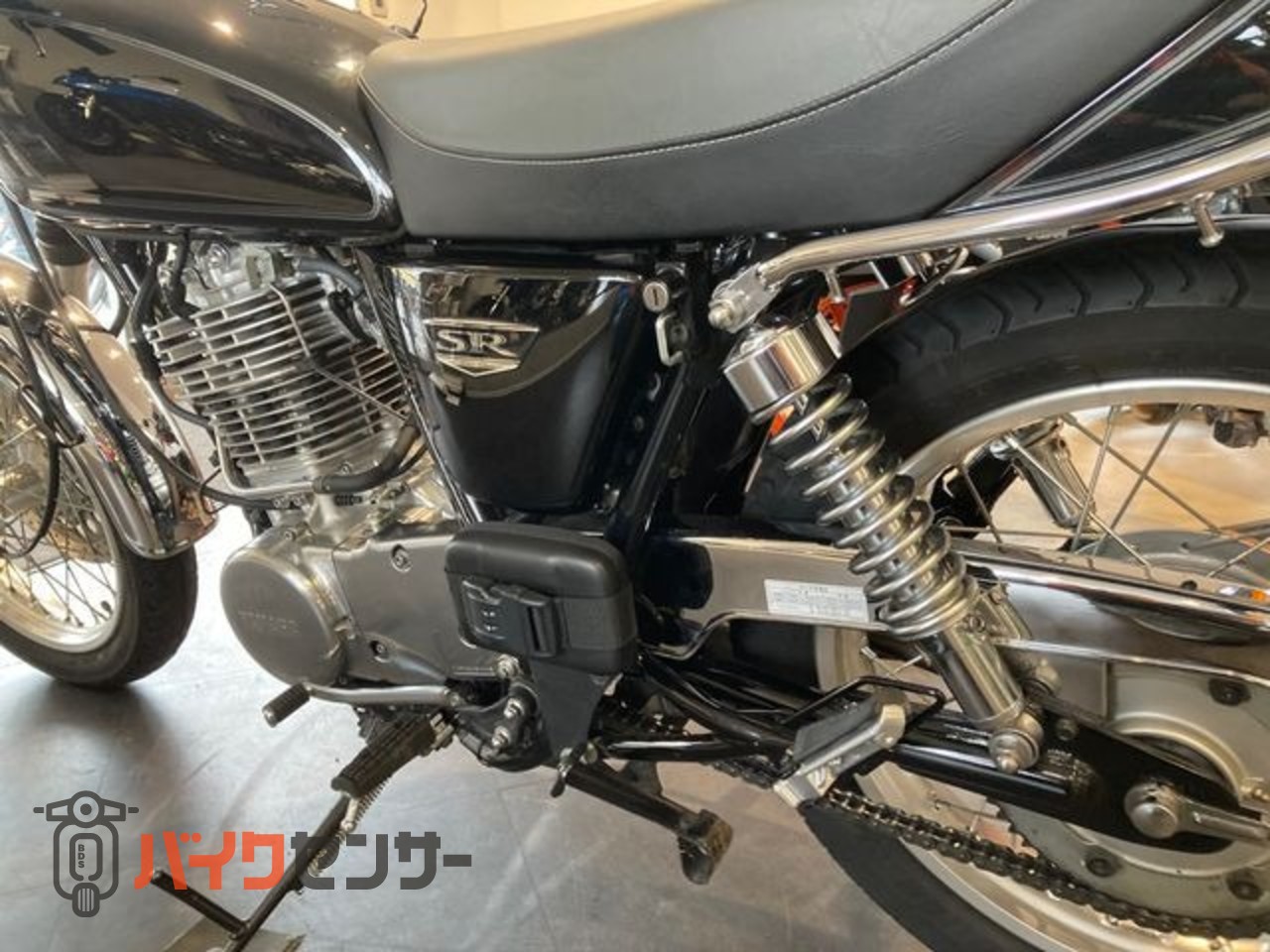ヤマハ SR400[B0906606626] 2017 ノーマル車 ETC シガーソケット電源