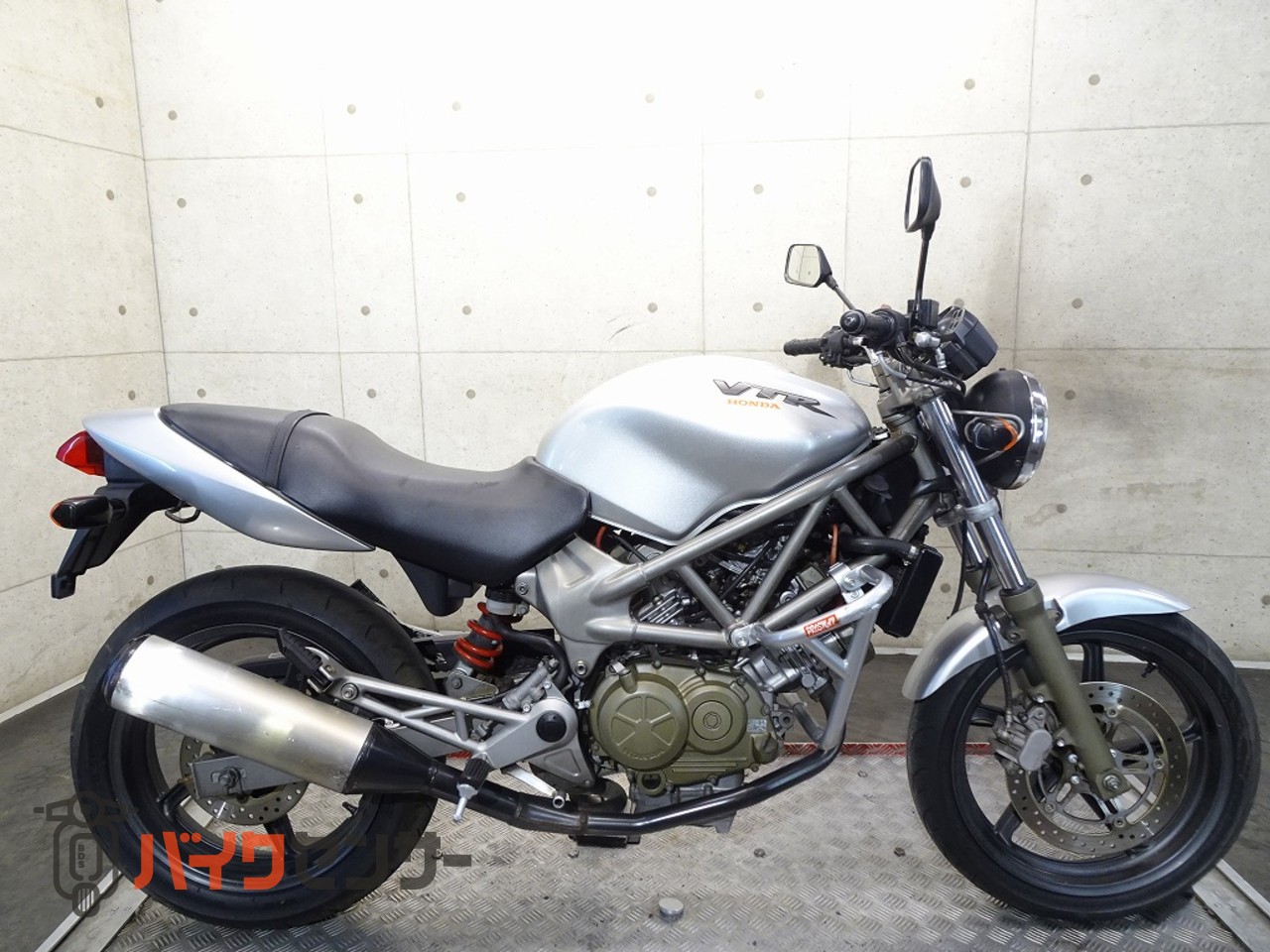 ホンダ VTR250 MC33 1998年モデル エンジンガード キャブ車 V