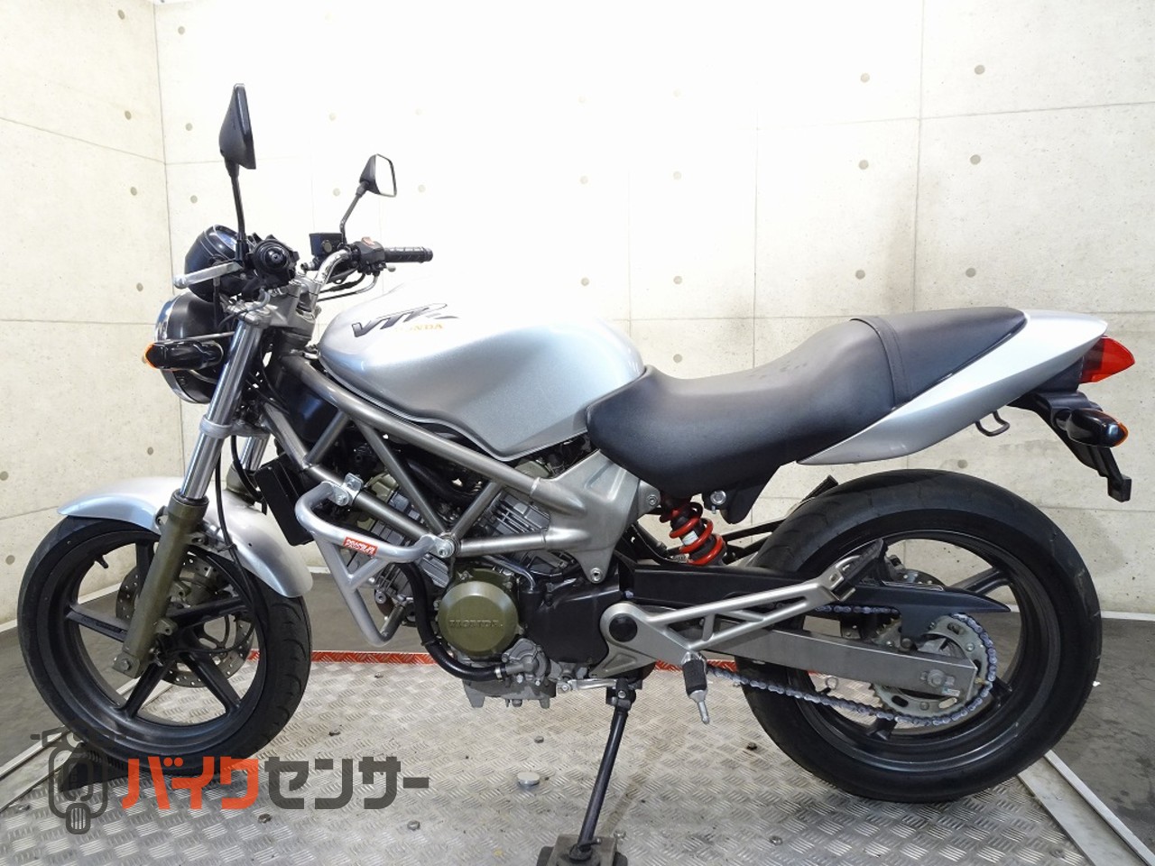 ホンダ VTR250 MC33 1998年モデル エンジンガード キャブ車 V