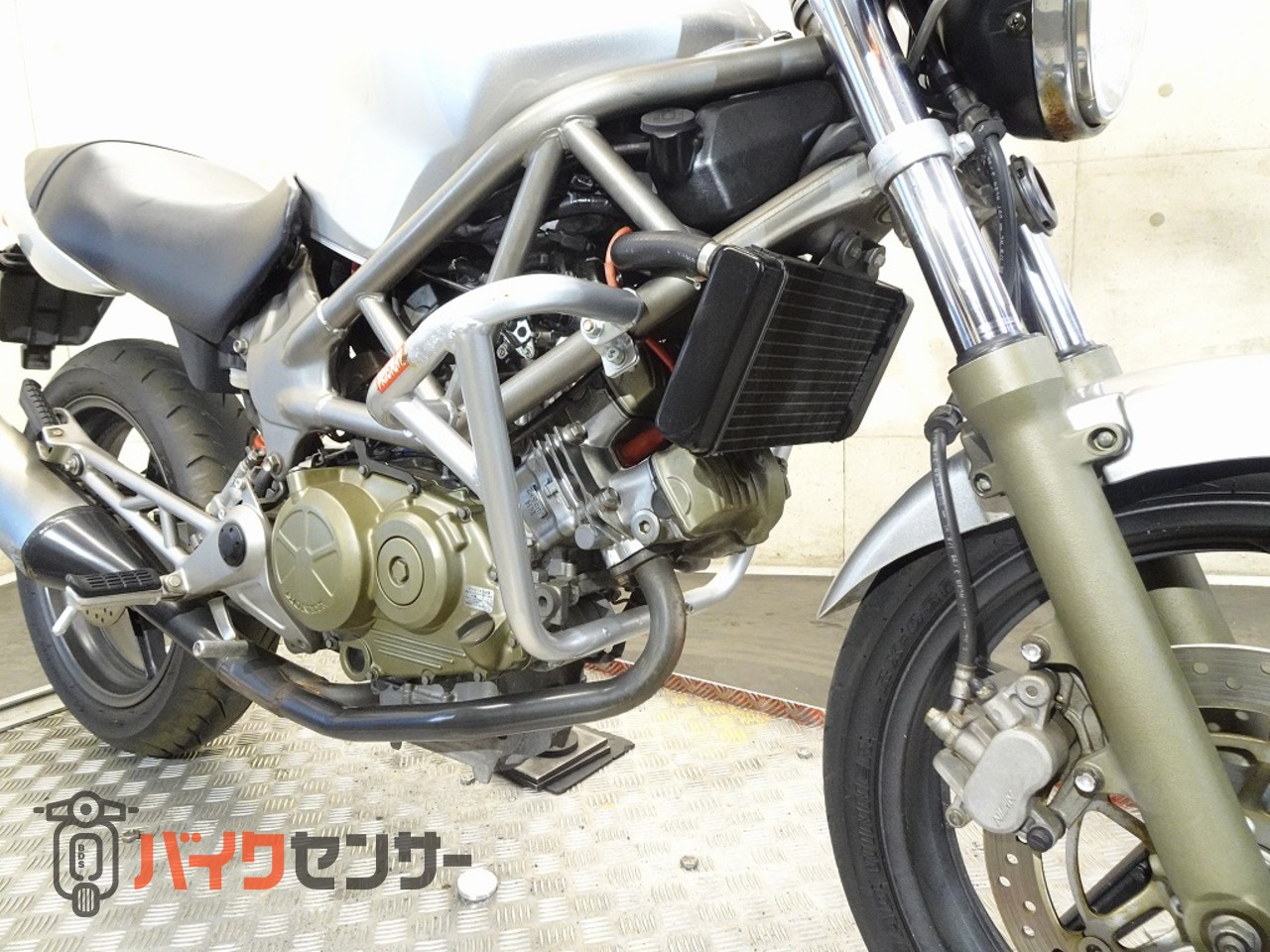 ホンダ VTR250 MC33 1998年モデル エンジンガード キャブ車 V
