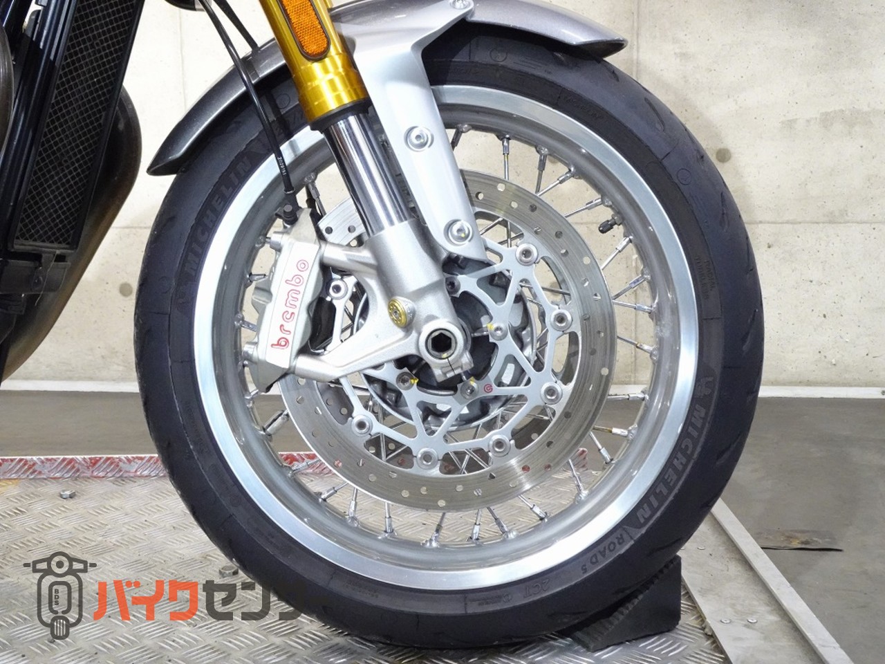 トライアンフ スラクストン1200R HJ1200 ABS 2016年