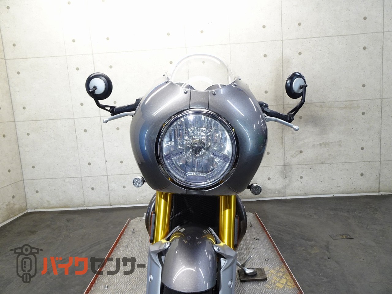 トライアンフ スラクストン1200R HJ1200 ABS 2016年