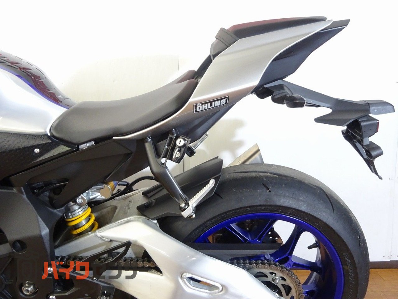 ヤマハ YZF-R1 M アクラポサイレンサー／スライダー B709530| BDS