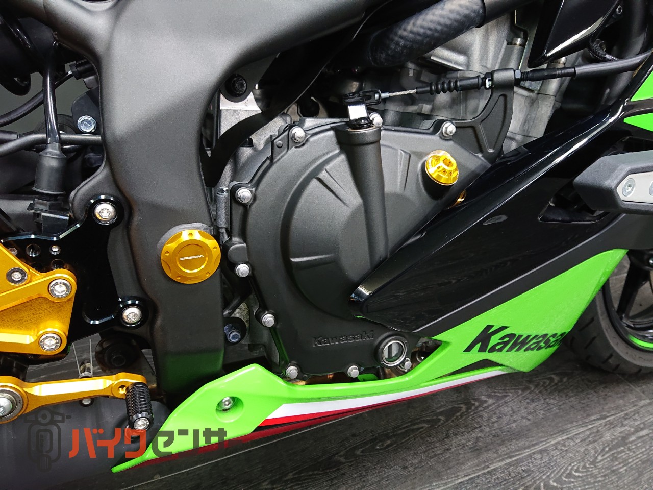 カワサキ Ninja ZX-25R SE ABS バックステップ シングルシート