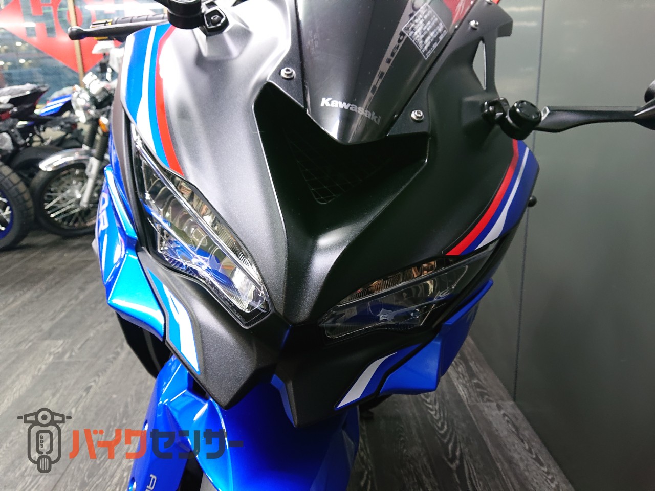 カワサキ Ninja ZX-4R SE ABS ETC2．0 マルチバー USB電源