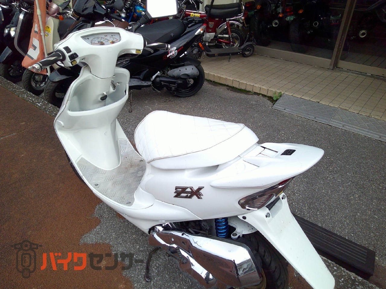 ホンダ DIO ZX エナメルシート リヤスポイラー ディスクブレーキ