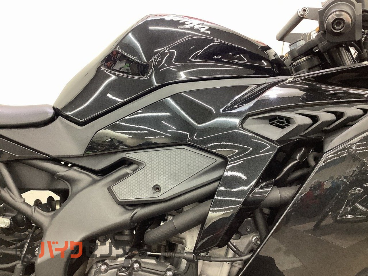 カワサキ ニンジャ ZX－25R エンジンスライダー！! B709819| BDS