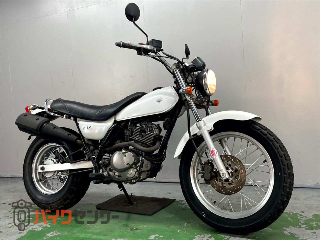 Eスズキバンバン200バリ山フロントタイヤ付きホイール スズキ バンバン200 NH41A 2004年モデル ノーマルコンディション 幅広