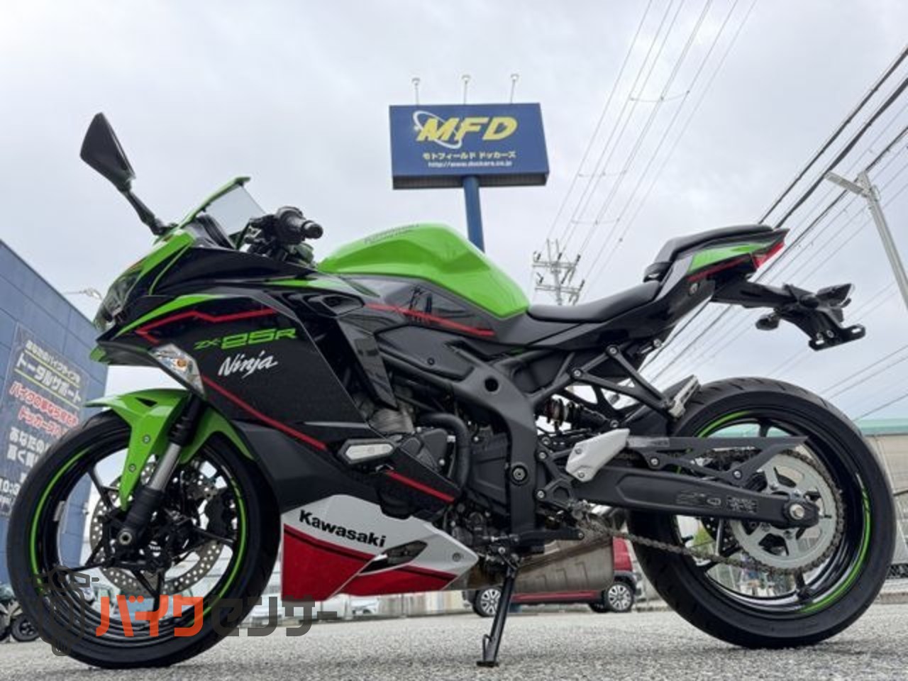 カワサキ Ninja ZX-25R SE - クイックシフター、スライダー標準装備