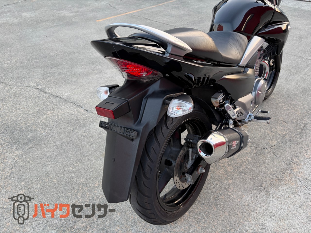 スズキ GSR250 2014年モデル GJ55D ヨシムラスリップオン
