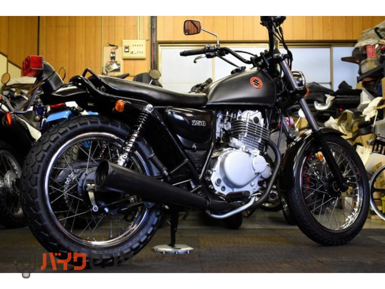 スズキ グラストラッカー NJ47A 2003年モデル ノーマル車 マット