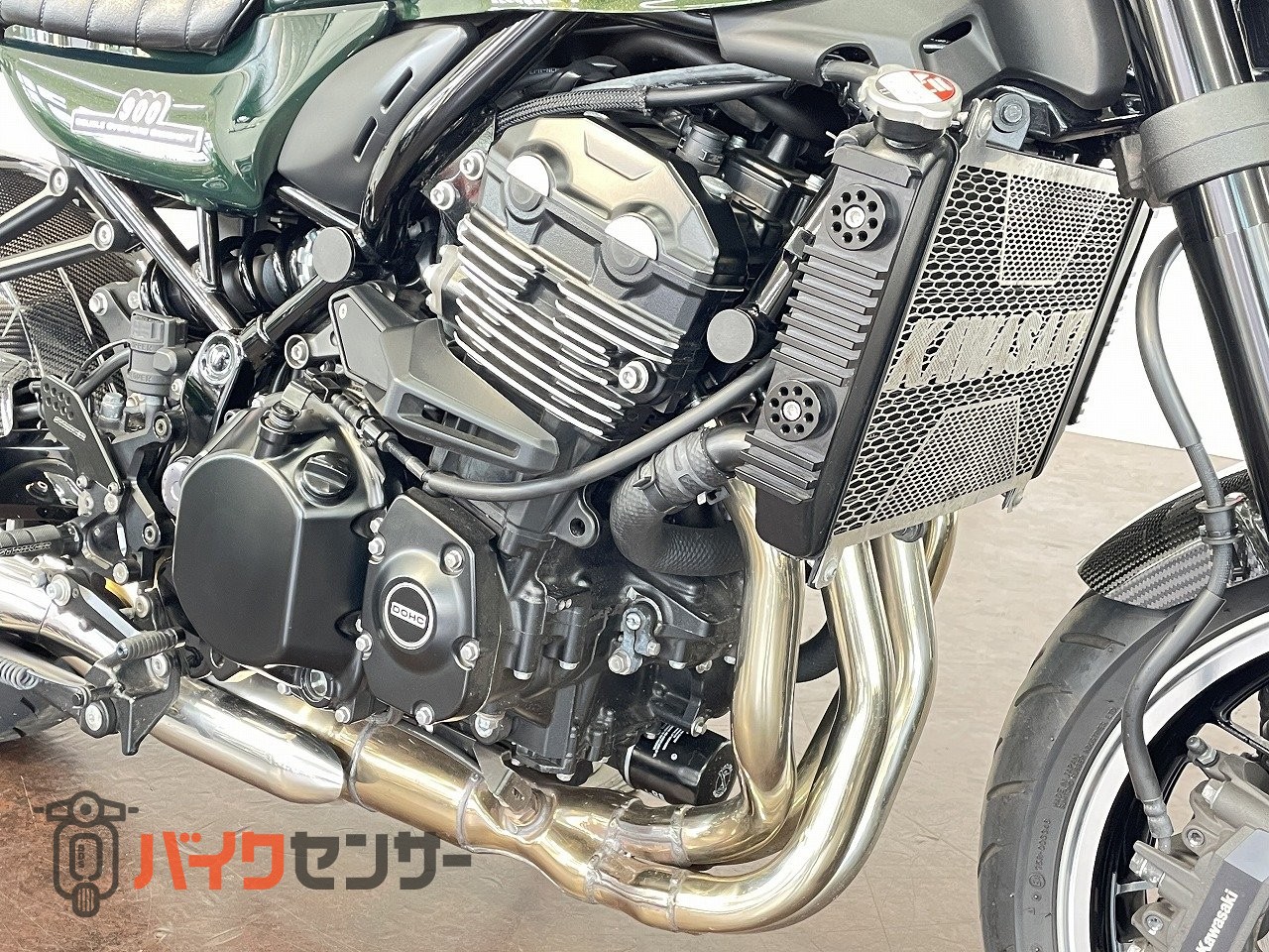 カワサキ Z900RS カーボンフェンダー AKRAPOVIC