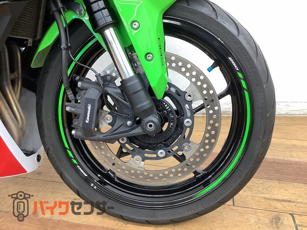 カワサキ ZX－25R SE アクラポヴィッチサイレンサー OVER
