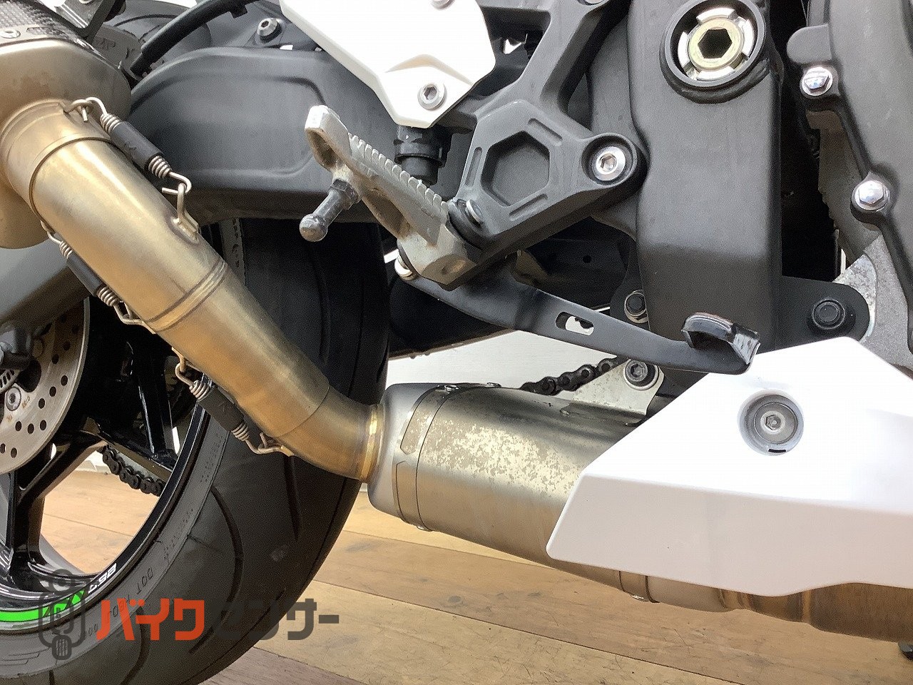 カワサキ ZX－25R SE アクラポヴィッチサイレンサー OVER