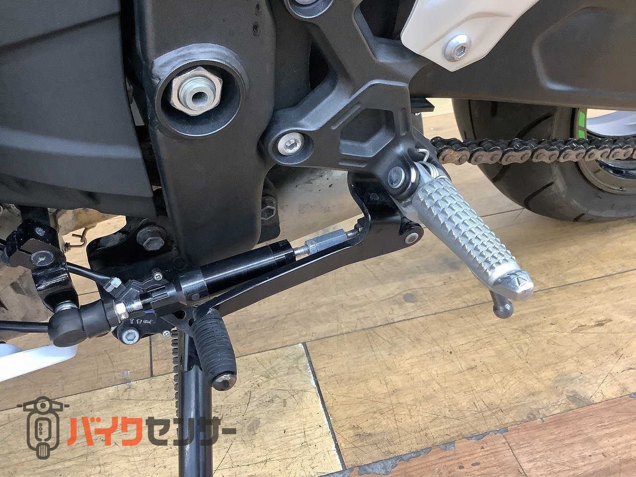 カワサキ ZX－25R SE アクラポヴィッチサイレンサー OVER