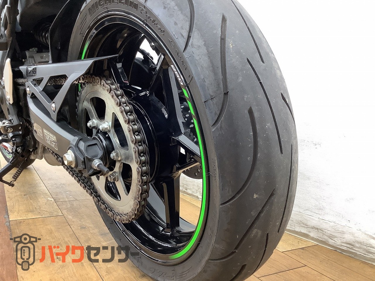 カワサキ ZX－25R SE アクラポヴィッチサイレンサー OVER