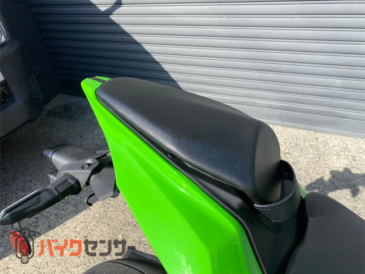 カワサキ NINJA ZX-4RR 2026年モデル ライムグリーン タンクバット