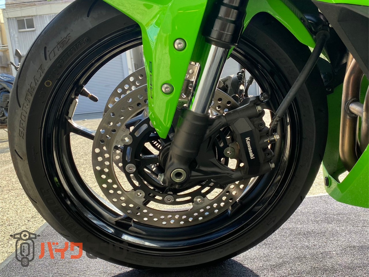 カワサキ NINJA ZX-4RR 2026年モデル ライムグリーン タンクバット