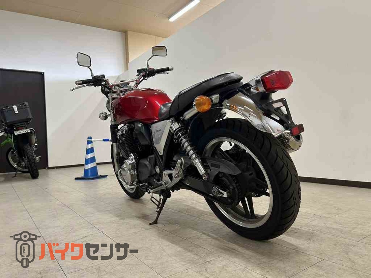 ホンダ CB1100 2010年モデル エンジンガード B713452| BDSバイクセンサー