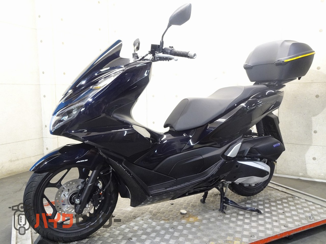 ホンダ PCX160 KF47 2023年モデル 2024年製造 ABS リア