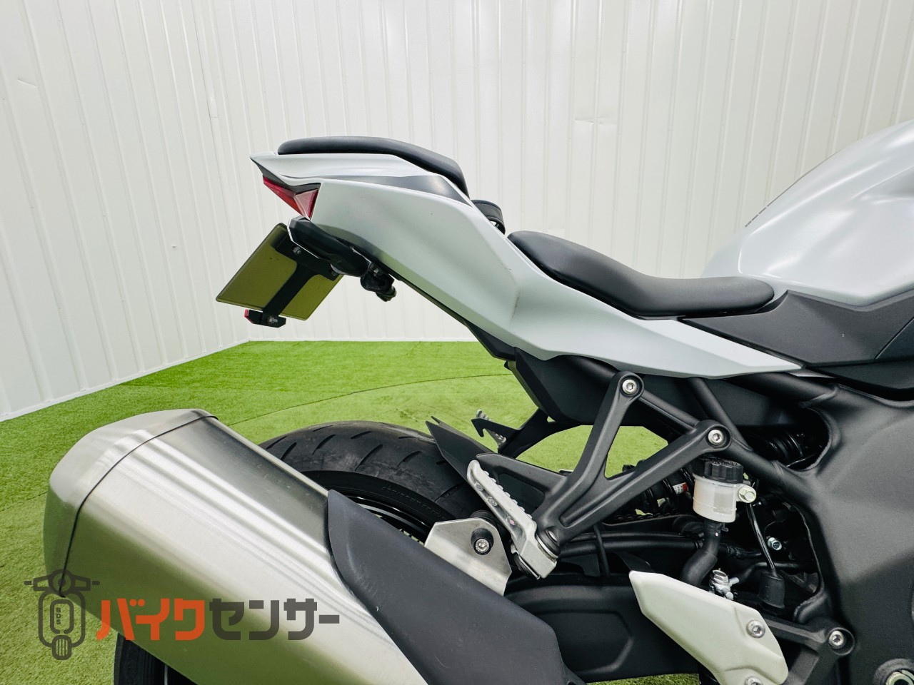 カワサキ Ninja ZX-4R SE エンジンガード マウントステー スマホ