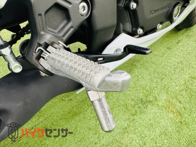Ninja ZX-4R SE エンジンガード マウントステー スマホホルダー ヒール