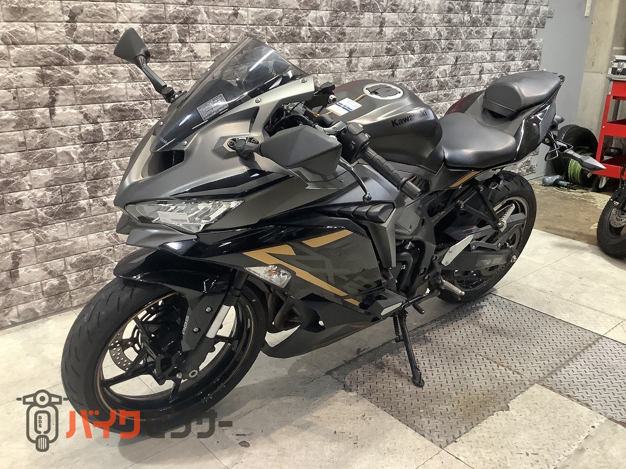 カワサキ Ninja ZX-25R SE ABS USB電源 マルチバー エンジンスライダー