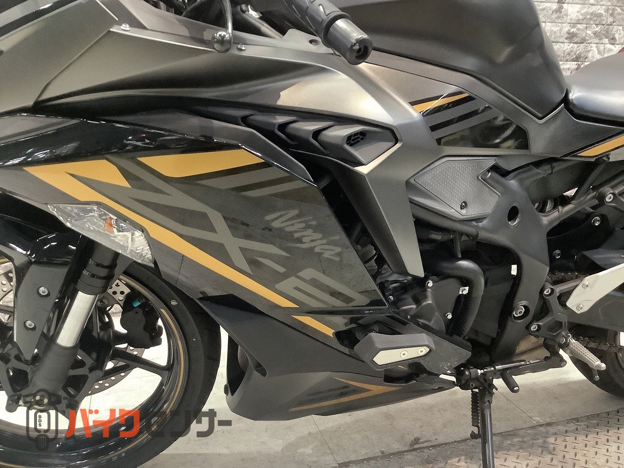 カワサキ Ninja ZX-25R SE ABS USB電源 マルチバー エンジンスライダー