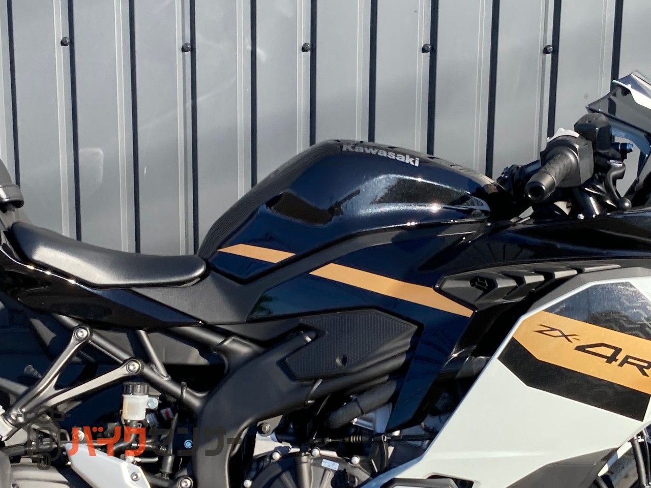 カワサキ Ninja ZX-4R SE パワーモード ショーワ製フロント