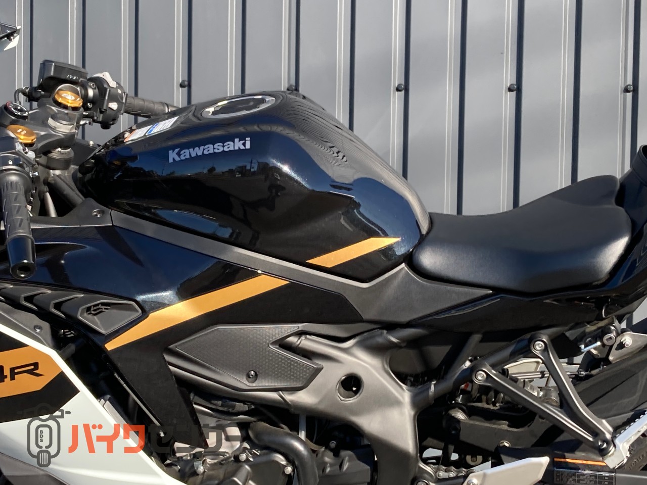 カワサキ Ninja ZX-4R SE パワーモード ショーワ製フロント