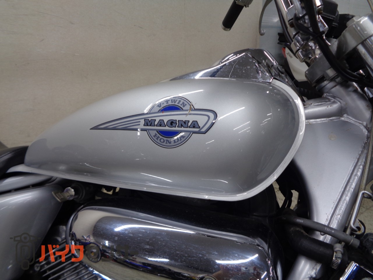 ホンダ マグナ250 キャブ車 アップハンドル 水冷4ストV型2気筒