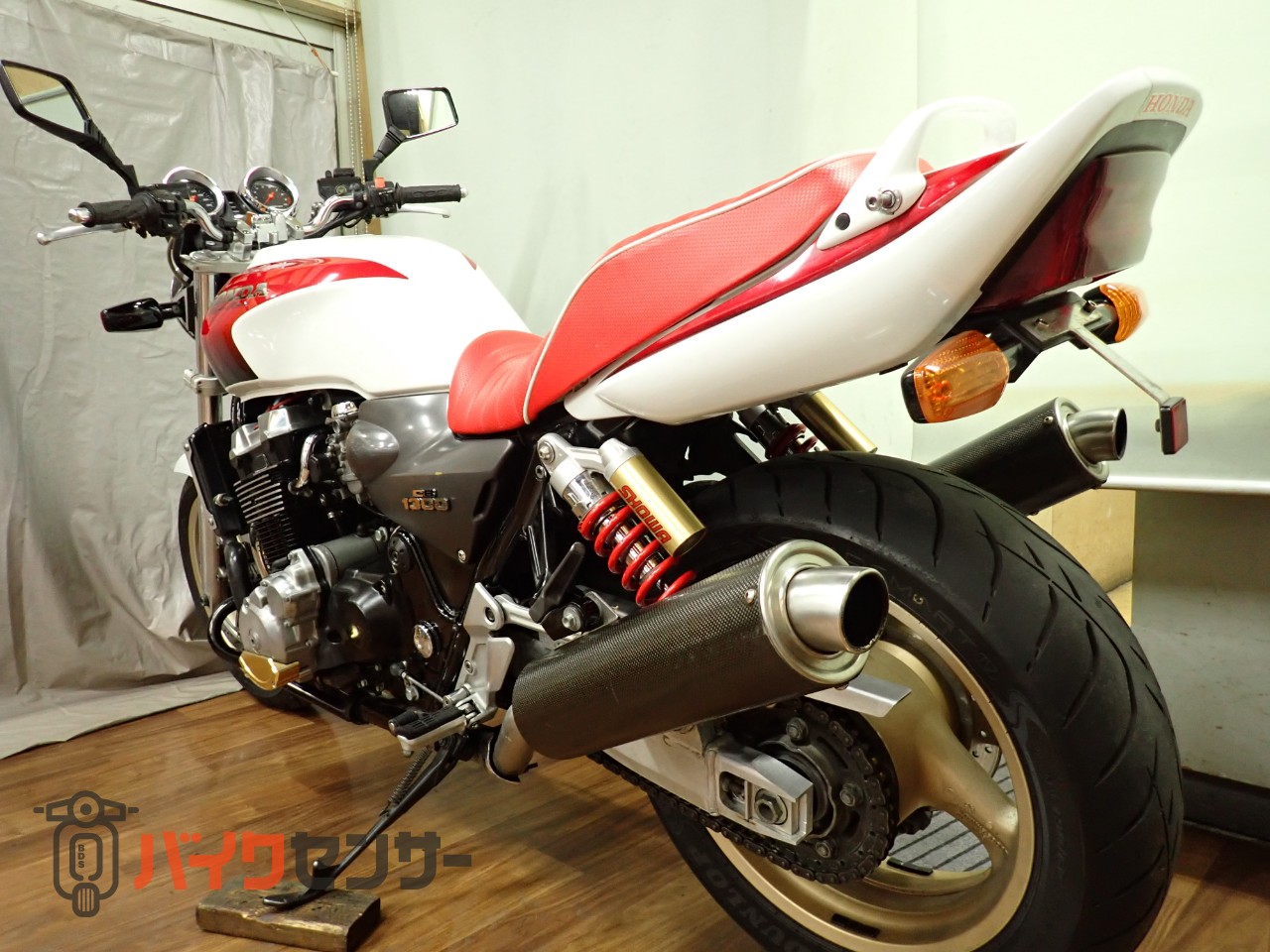 HONDA CB1300SF 純正ホイール　白赤　大阪 HONDA CB1300SF 純正ホイール 白赤 大阪 HONDA CB1300SF 純正ホイール