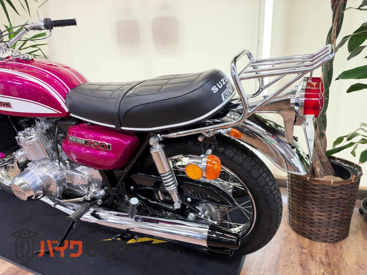 スズキ GT750 フルレストア車両 えんぴつマフラー B715057| BDSバイク