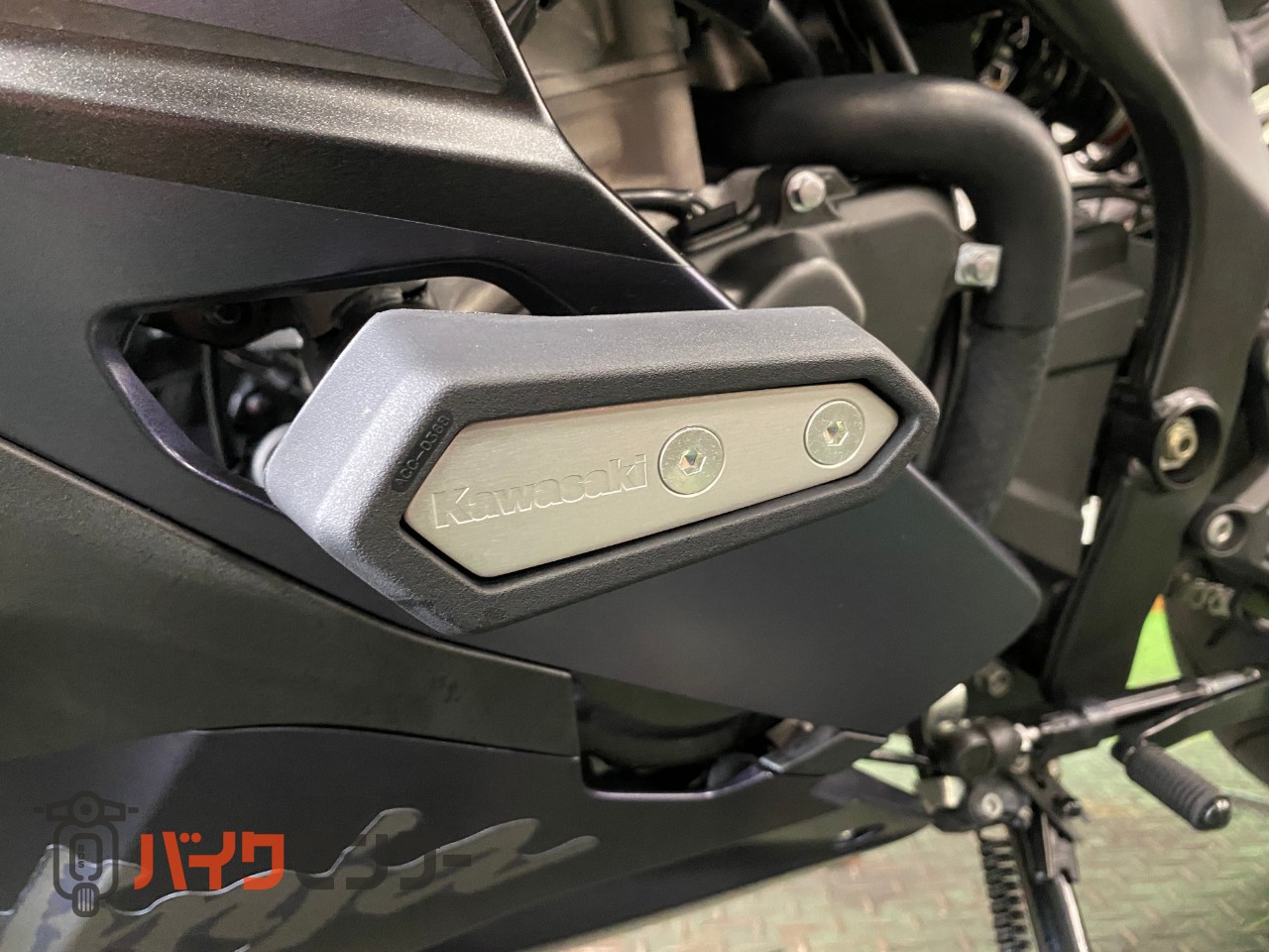 カワサキ Ninja ZX-25R SE 2025年式モデル USBポート 販売店保証付き