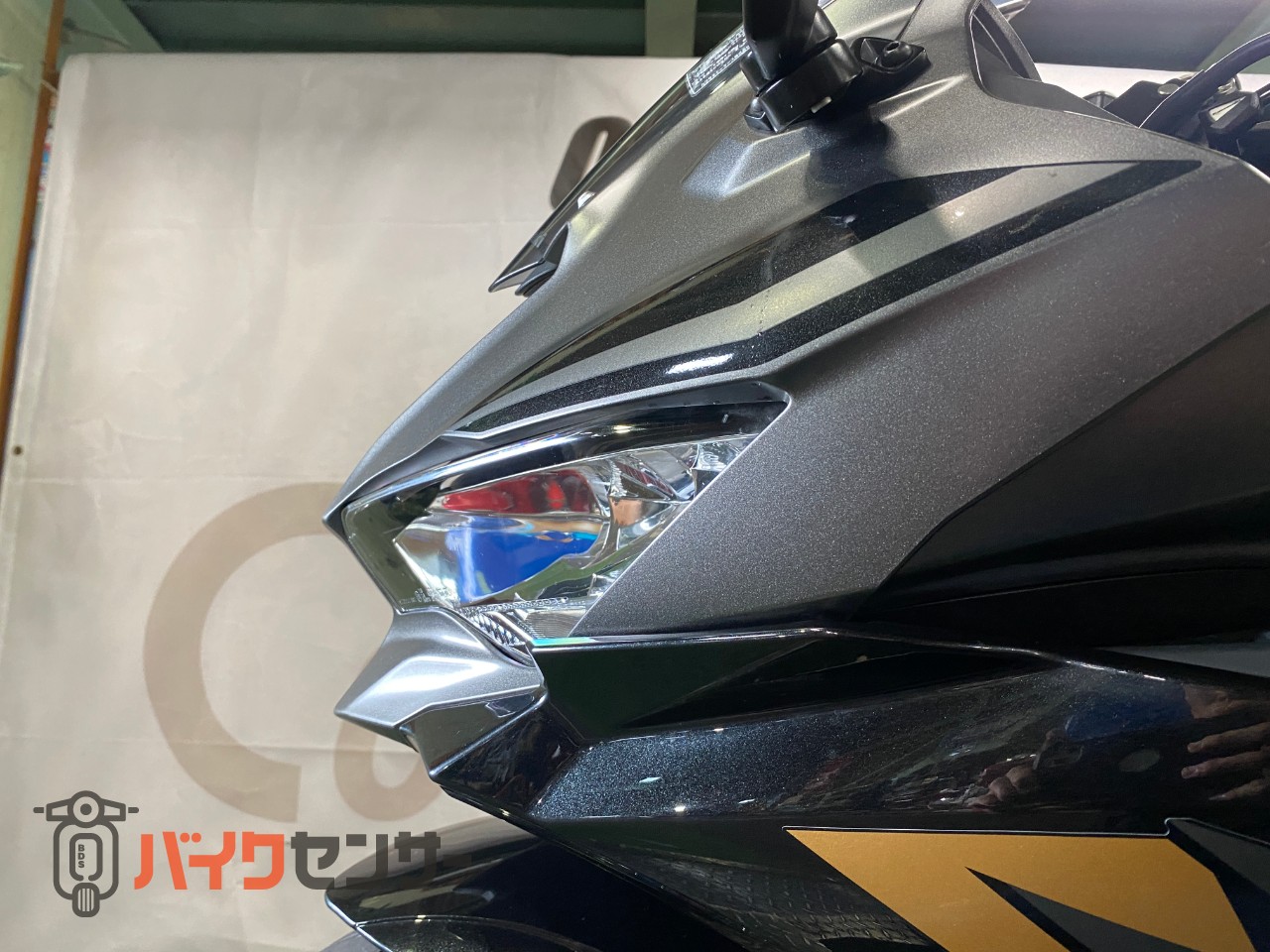 カワサキ Ninja ZX-25R SE 2022年式モデル USBポート 純正スペアキー