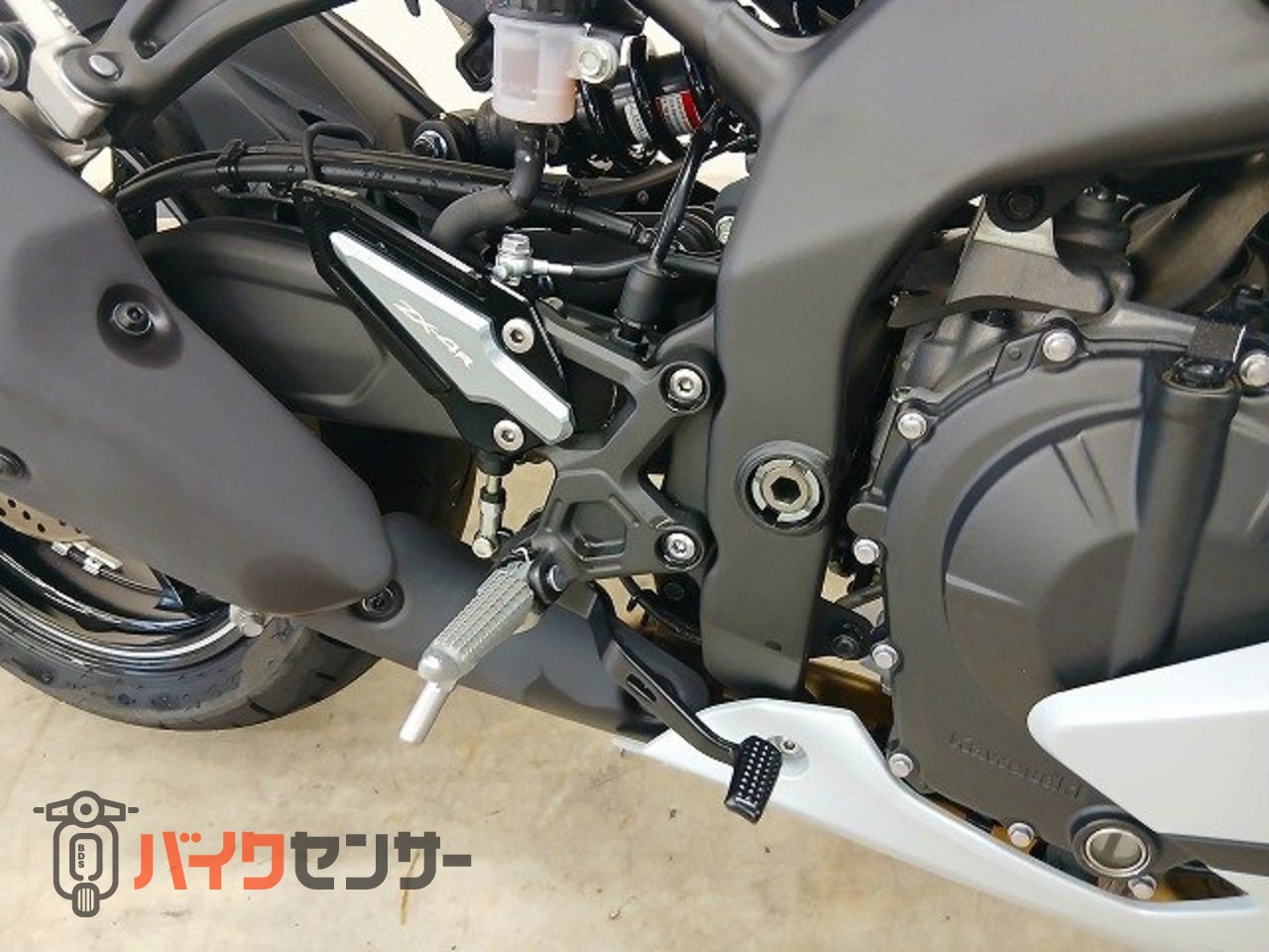カワサキ Ninja ZX-4R SE フルノーマル／マルチバー／USBソケット付き