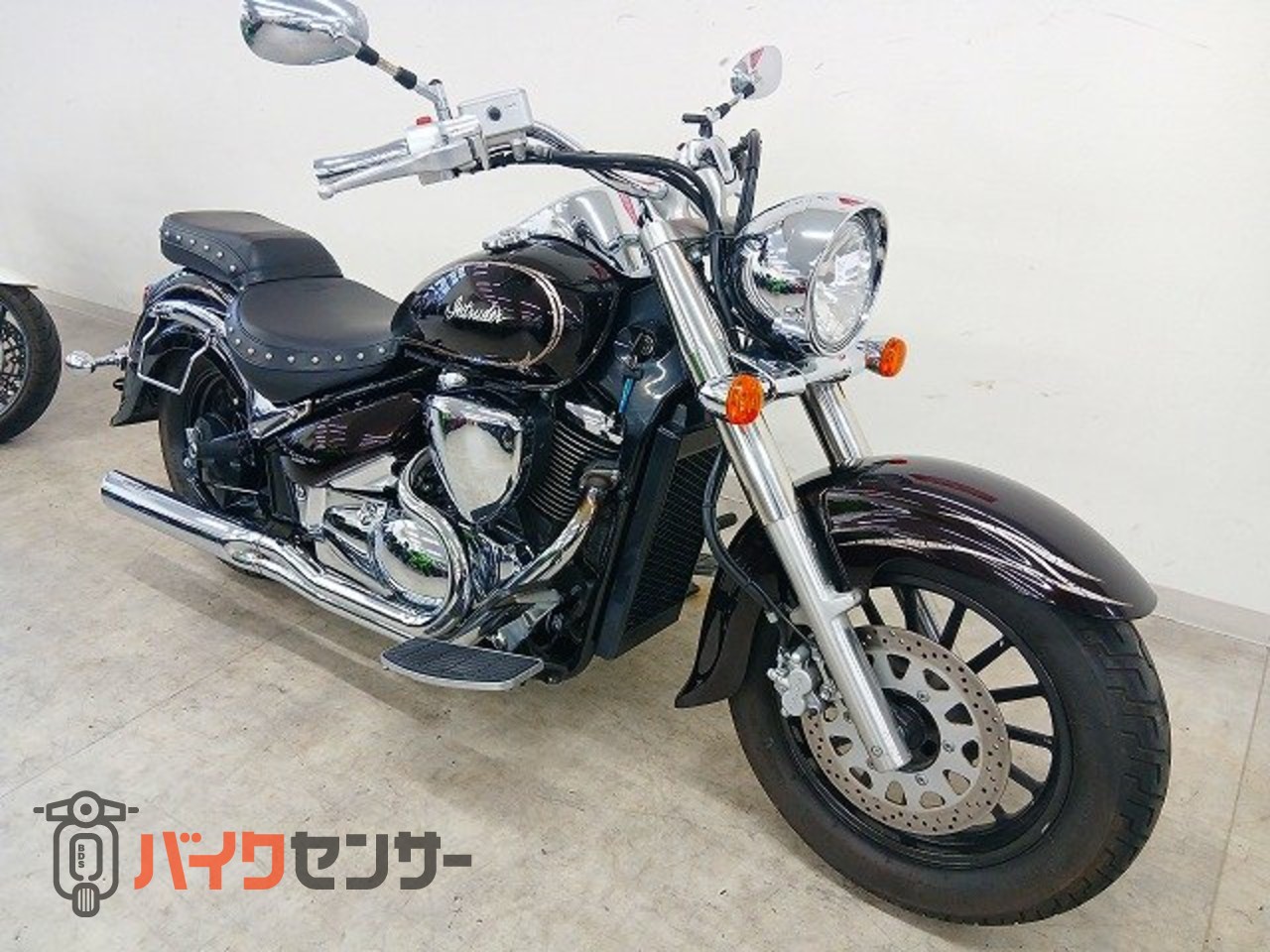 スズキ イントルーダー400クラシック 2in1マフラー／アルミグリップ